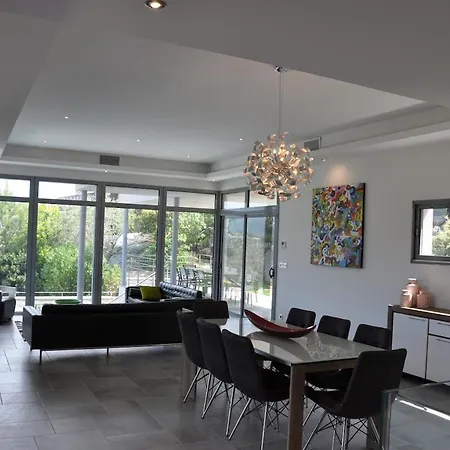 Villa Magnifique Avec Piscine Chauffee, Vue Et Montage *