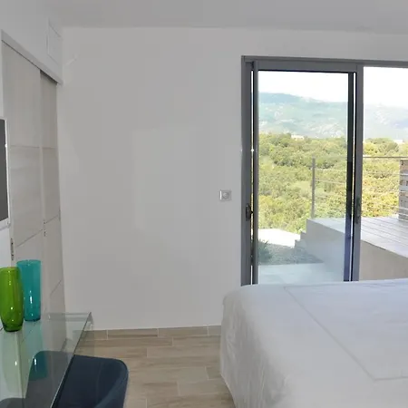 Villa Magnifique Avec Piscine Chauffee, Vue Et Montage