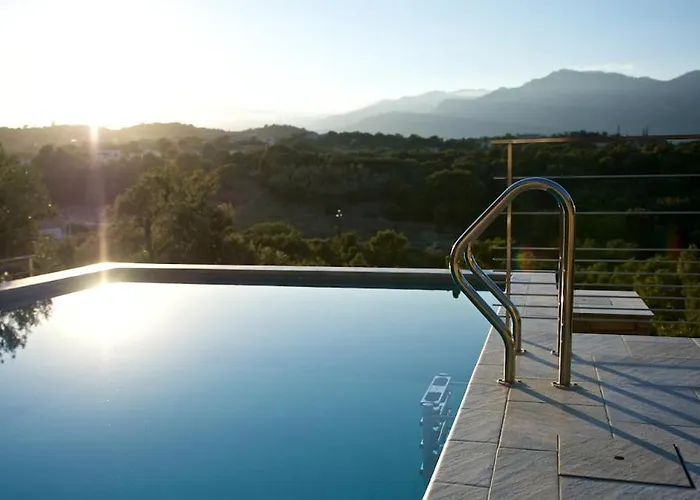 Magnifique Avec Piscine Chauffée, Vue Et Montage *