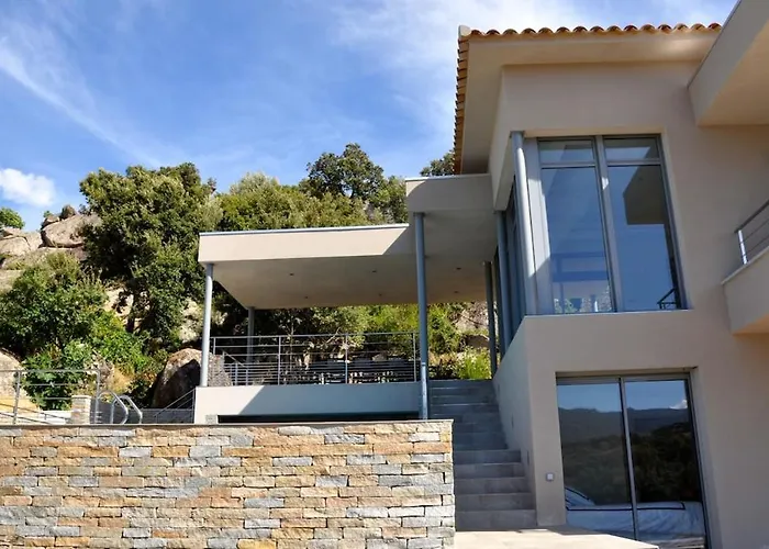 Magnifique Avec Piscine Chauffee, Vue Et Montage Vila