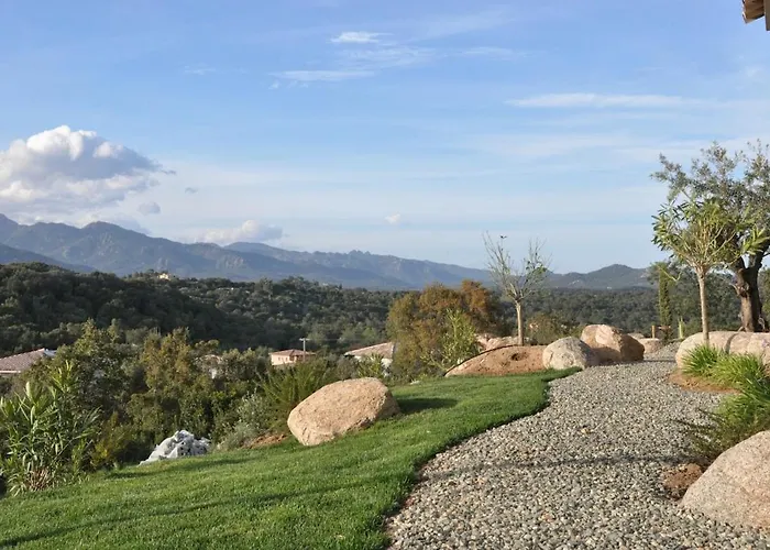 Magnifique Avec Piscine Chauffee, Vue Et Montage *