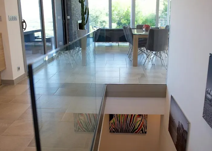 Villa Magnifique Avec Piscine Chauffée, Vue Et Montage