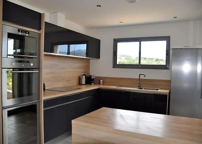 Magnifique Avec Piscine Chauffée, Vue Et Montage Villa *