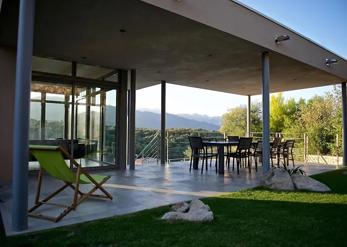 Magnifique Avec Piscine Chauffée, Vue Et Montage
