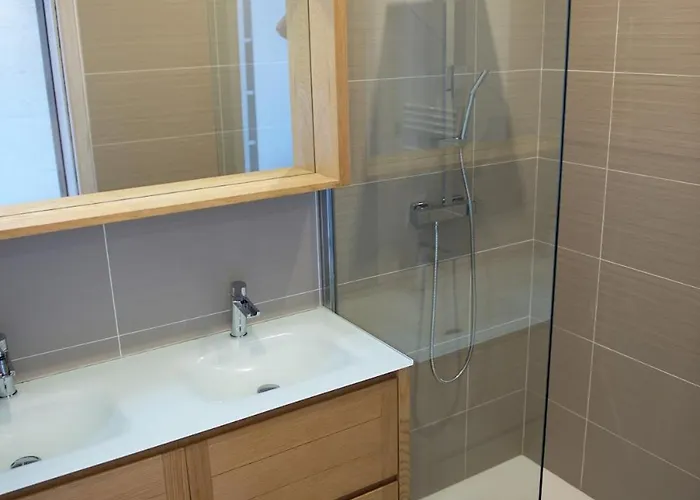 Magnifique Avec Piscine Chauffee, Vue Et Montage Vila